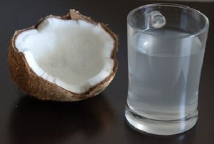 4 Manfaat Menakjubkan Dari Air Kelapa